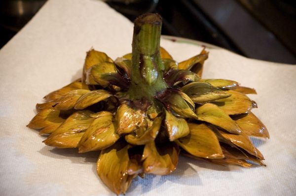 Fried baby artichokes with lemon aioli